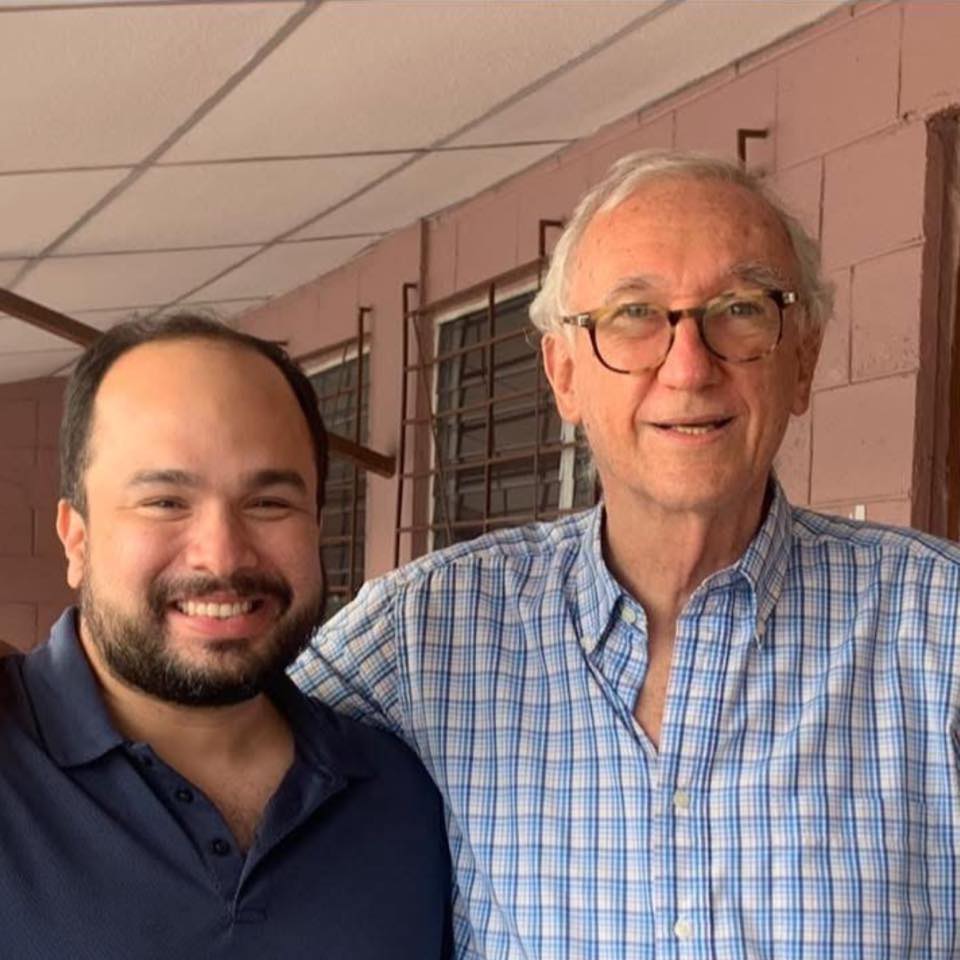 Padre Chema y Óscar Canjura